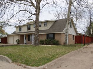 901 Rosewood Ln, Arlington, TX 76010