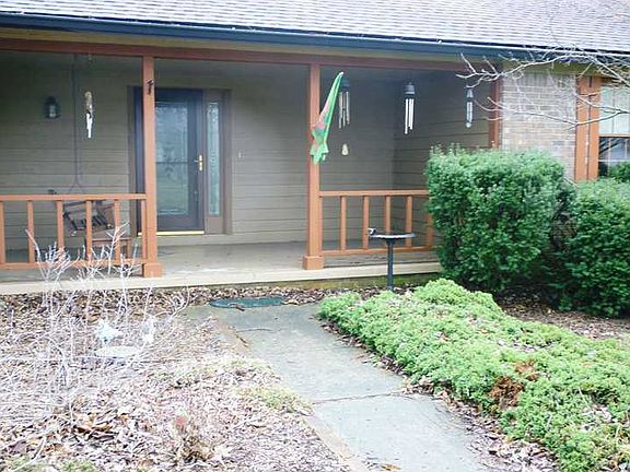 2nd image of 1045 S Country Ln