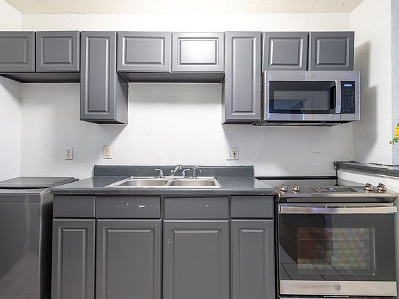 3rd image of 39 W 17th St APT 1