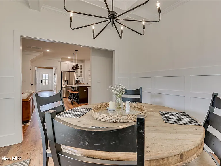 2049 Warbler Dr — Photo 16