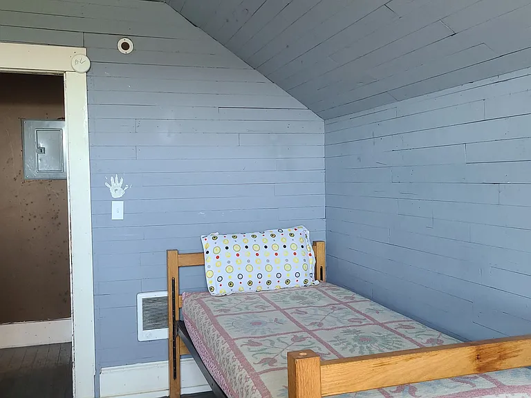1017 W State St — Photo 3