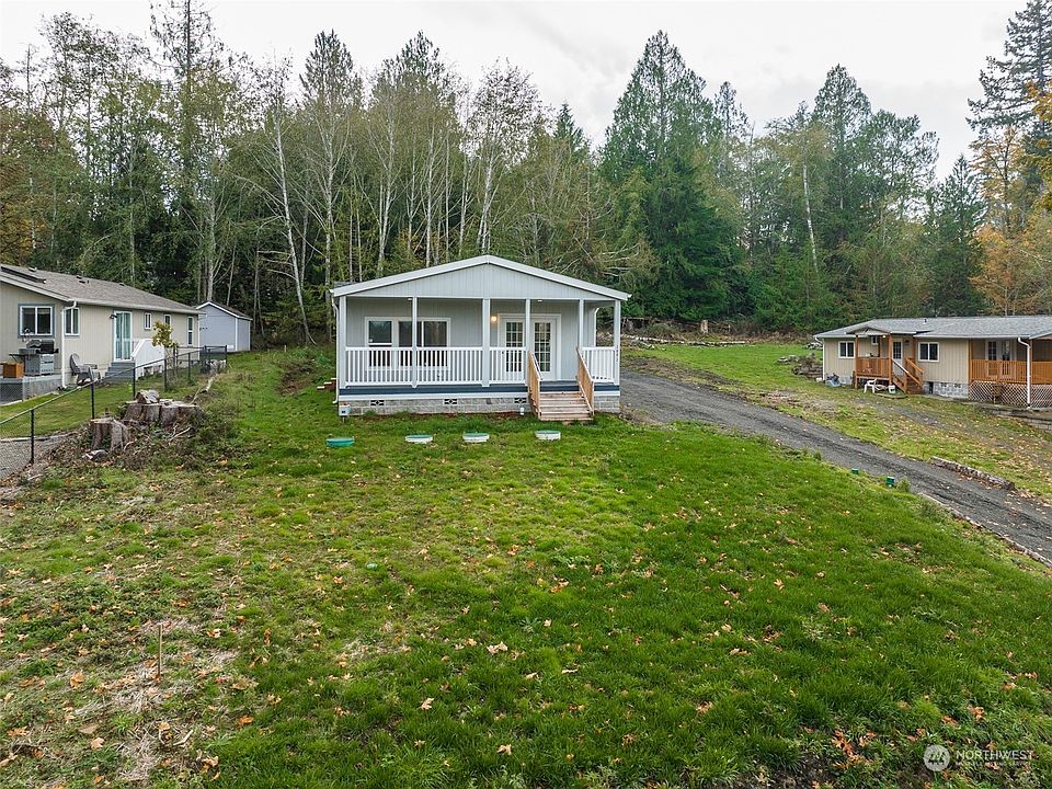 1st image of 1691 SE Crescent Drive