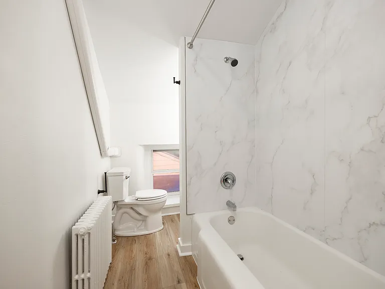 tub and toilet
