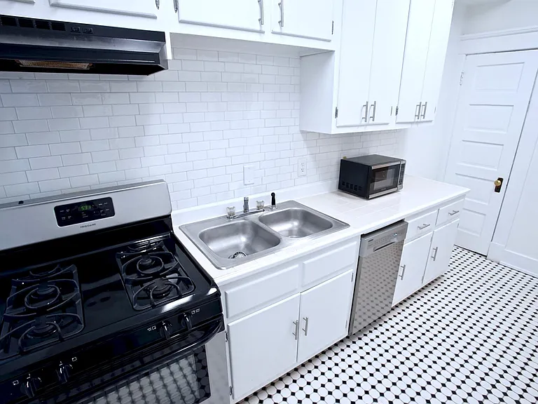 301 N Mulberry St #1 — Photo 11