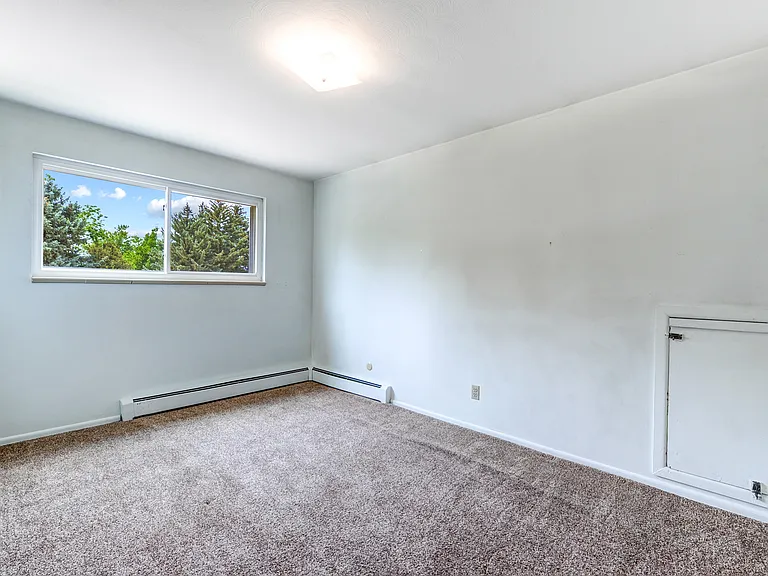 518 Clover Ln — Photo 29