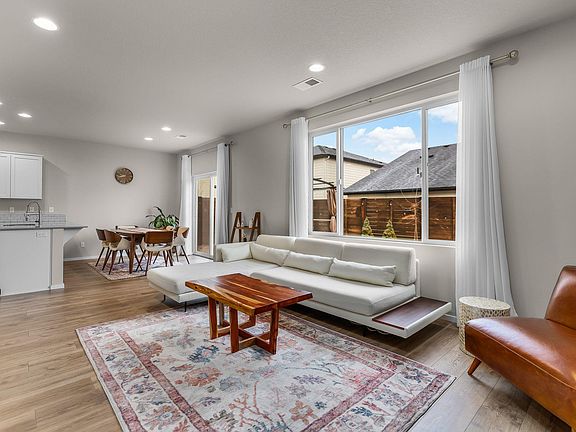 5th image of 20536 SE Evian Ave