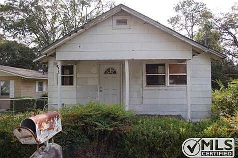 1st image of 671 W 4th Ave