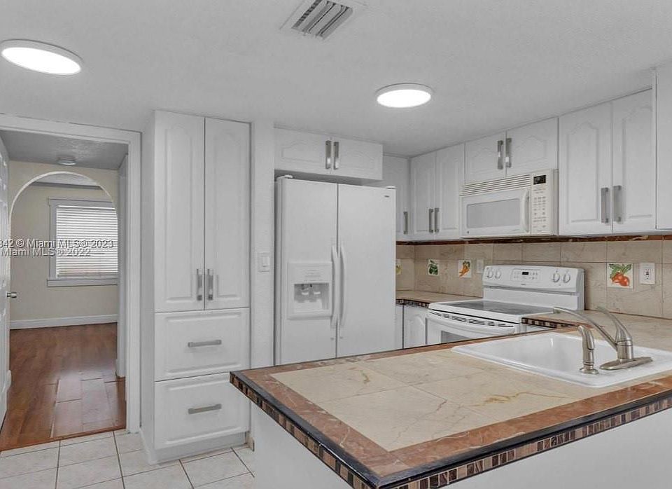 2nd image of 1362 NW 24th Ave