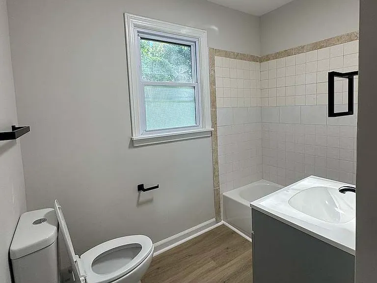 2217 Hamburg Pike — Photo 12