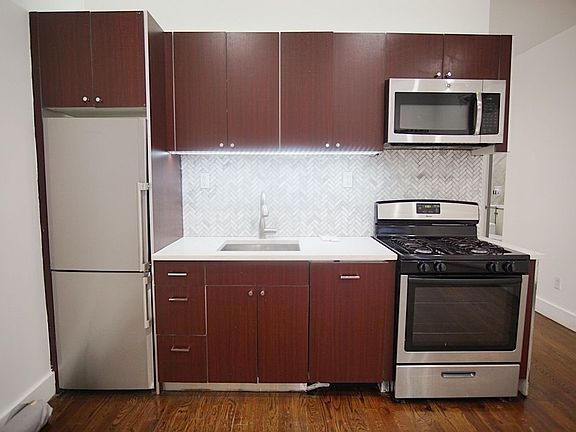 3rd image of 114 Woodbine St #1R