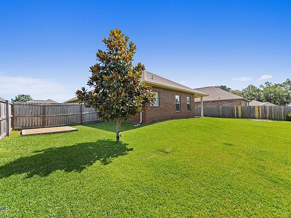 3rd image of 13755 Laurelwood Ln