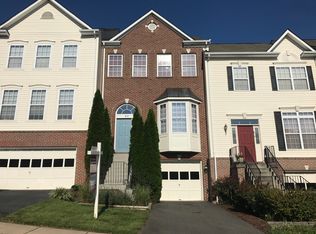 612 Burberry Ter SE, Leesburg, VA 20175