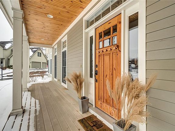 4th image of 5164 Burnside Dr