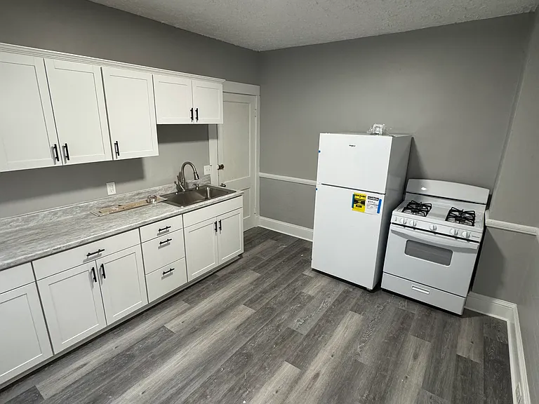 3923 Carlyle Ave — Photo 5