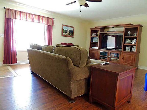 4th image of 3854 De Moss Dr