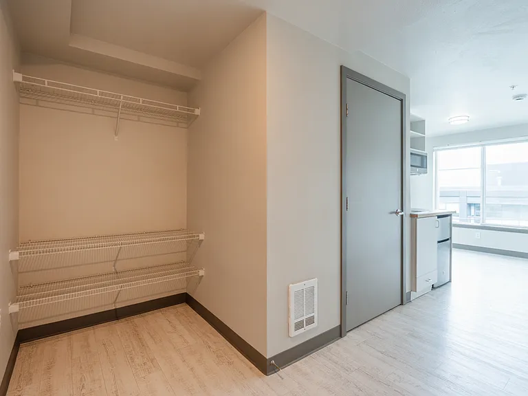 Eastlake Flats — Photo 51