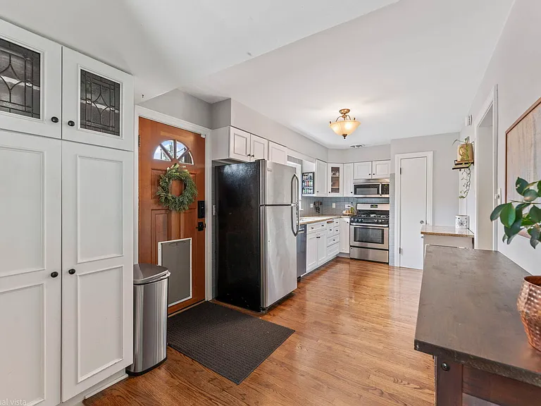 759 Laurel Ave — Photo 12