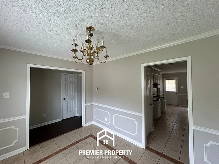 4 bed, 2.0 bath, 1600 sqft, $1,950 — Photo 3