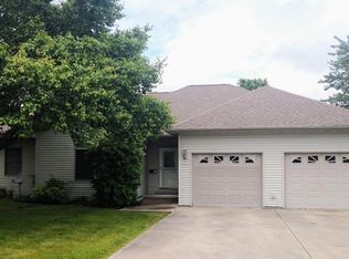 219 County Line Rd, Virden, IL 62690