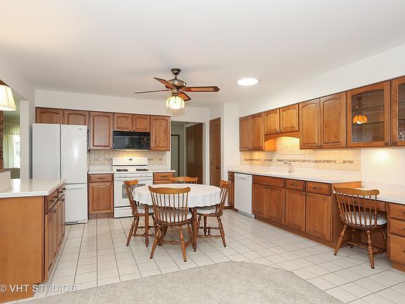 3rd image of 18205 Lynn Dr
