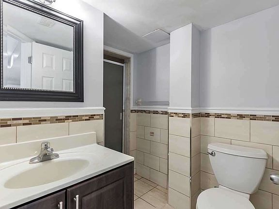 2nd image of 36 Clandfield St #Basement