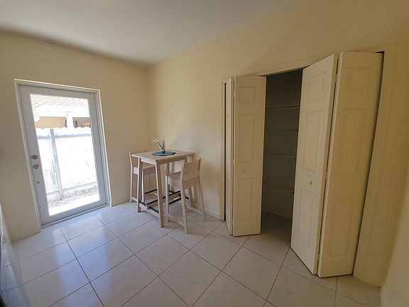 Breakfast nook

To Access Virtual Tour, Type Link into Browser: