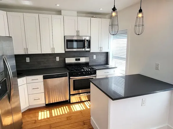 316 Franklin Avenue image 1 of 10