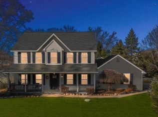 4351 Cordley Lake Rd, Pinckney, MI 48169