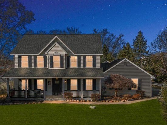 4351 Cordley Lake Rd, Pinckney, MI 48169