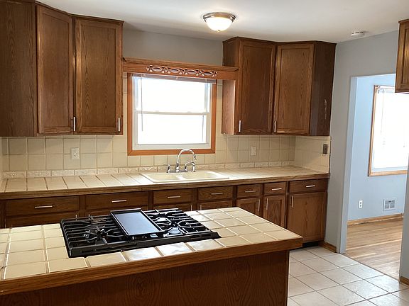 4th image of 4733 Vernon Ave