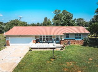 173 Farmers Ln, Lebanon, MO 65536