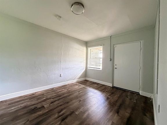 5th image of 16710 Wallace St