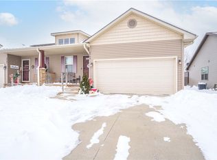 5793 NW 50th St, Johnston, IA 50131