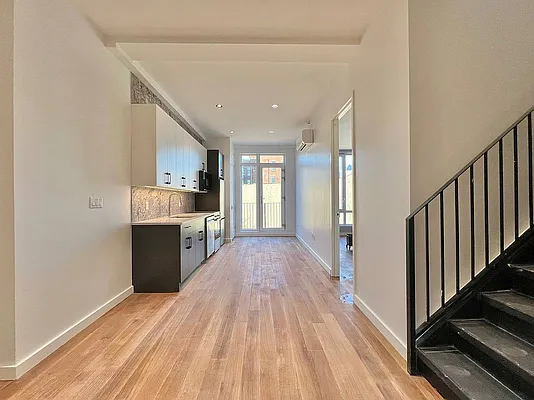 Rented by Doorway NYC, LLC | media 24