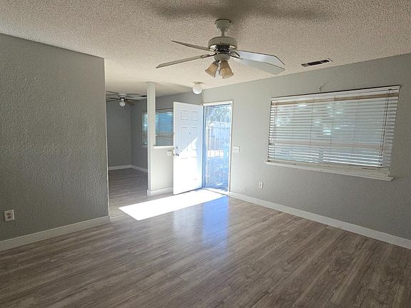 5th image of 2655 Taft St