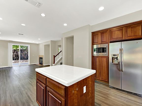5th image of 371 Mountain Meadows Drive