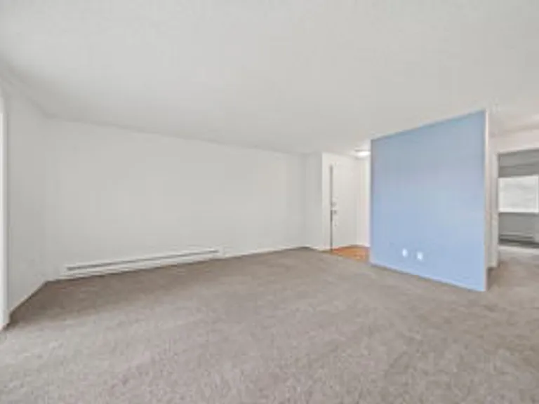 Park Ridge Apartments — Photo 39