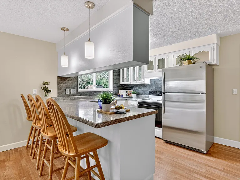 640 Stonehill Dr — Photo 13