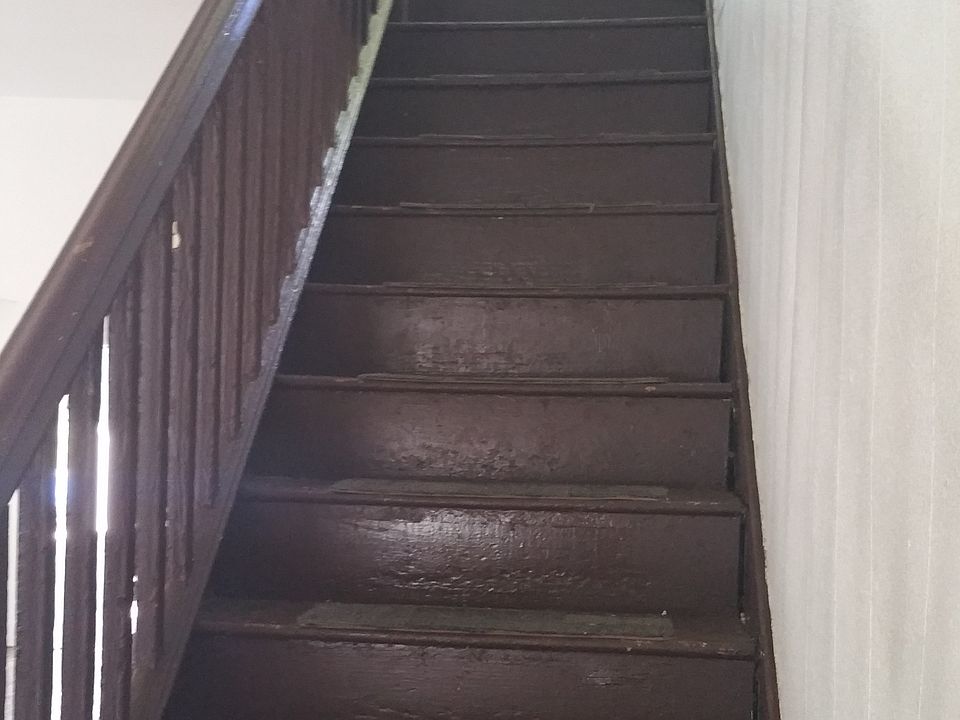2nd image of 418 Spring Ave