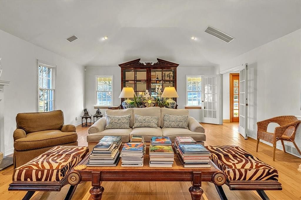1801 Drakestone Ave, Nichols Hills, OK 73120 | MLS #1181236 | Zillow