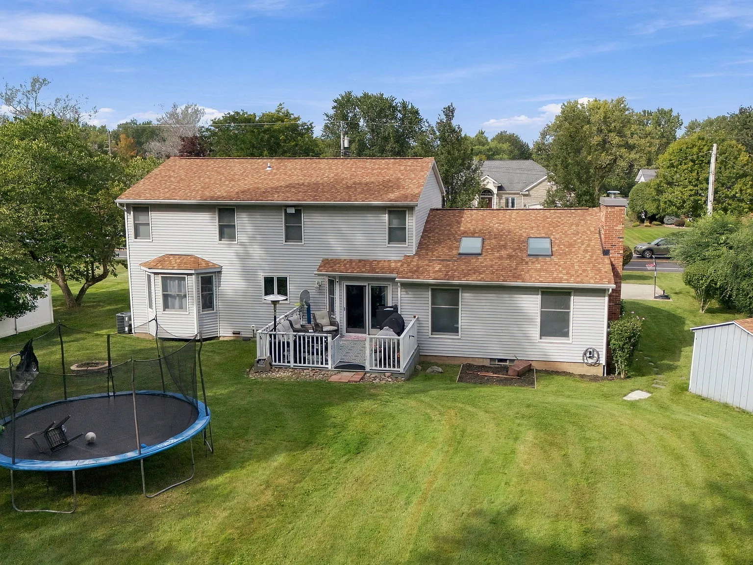 4 bed, 2409 sqft, $3,500 — Photo 4