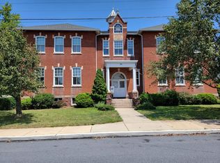 399 Walnut St APT 1, Denver, PA 17517