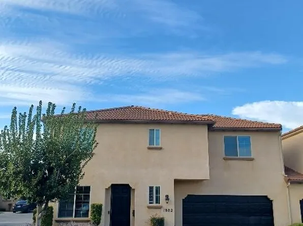 1882 W Roby Avenue, Porterville, CA 93257