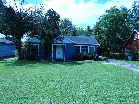 2nd image of 260 Parkway Dr