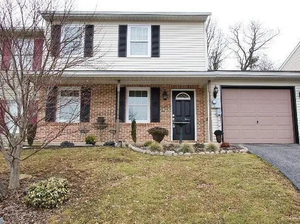 18 Russet Ln, Millersville, PA 17551