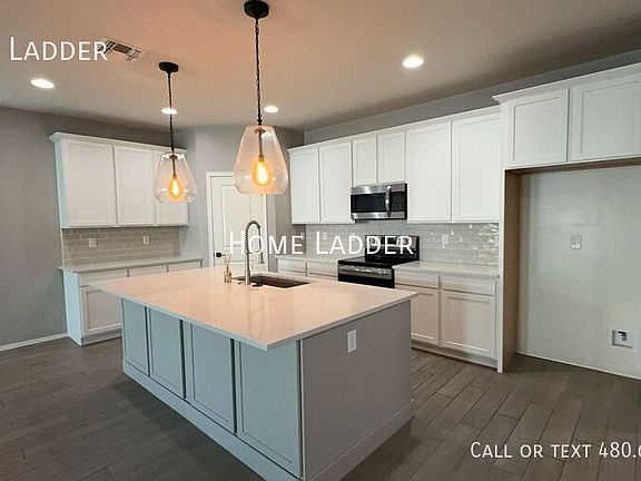 2nd image of 17662 W Via De Luna Dr