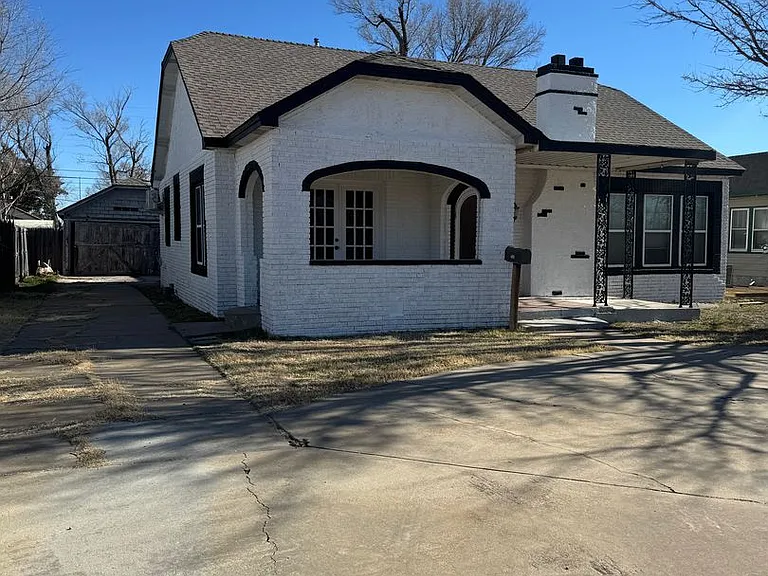 3205 S Tyler St — Photo 2