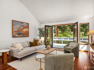 8469 Ferncliff Ave NE, Bainbridge Island, WA 98110