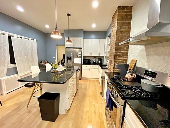 4th image of 95 Trenton St #1