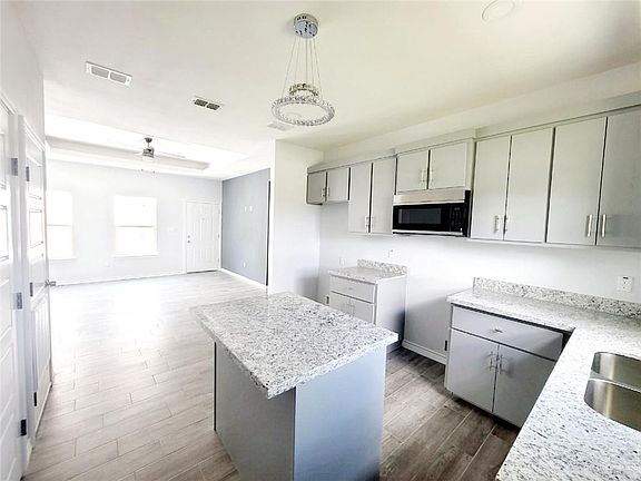 3rd image of 2808 Rosemary Dr APT 3